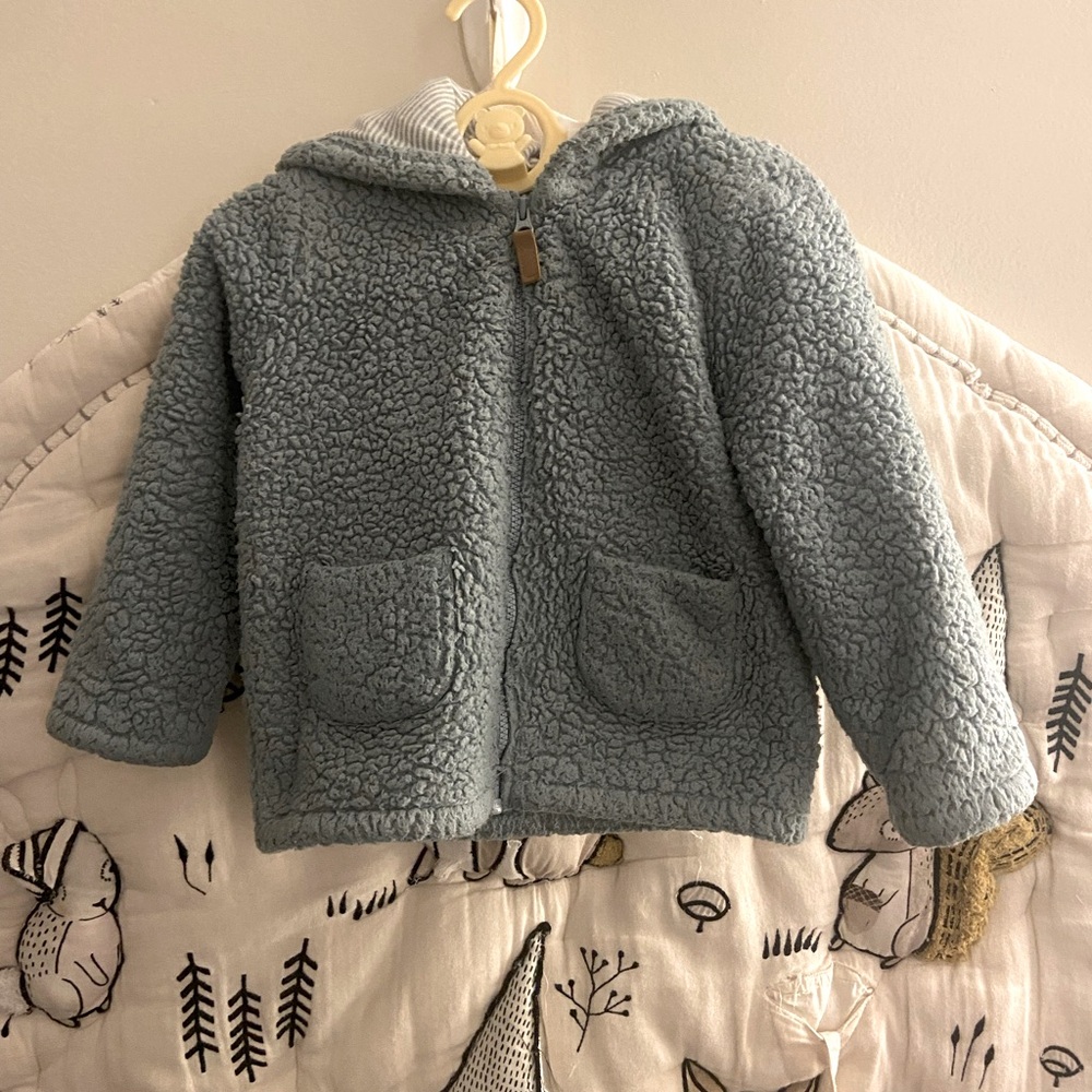 Adorable Carter’s Teddy Bear hoodie